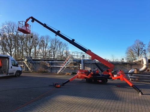 Dutch 5-ton red spider crane