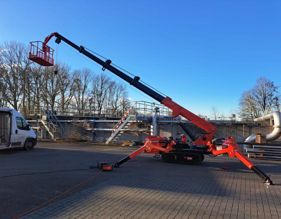 Dutch 5-ton red spider crane